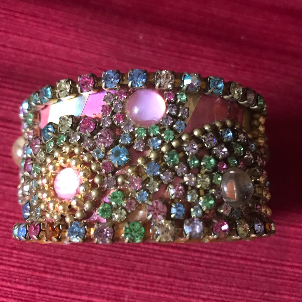 Vintage Beautiful stone studded metal cuff *SALE*